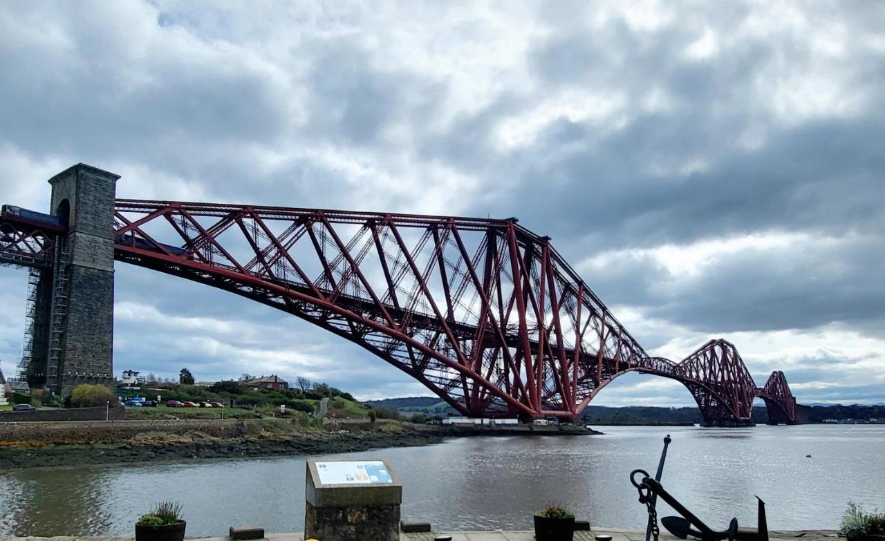 ノース・クイーンズフェリー Three Bridges Waterfrontヴィラ エクステリア 写真